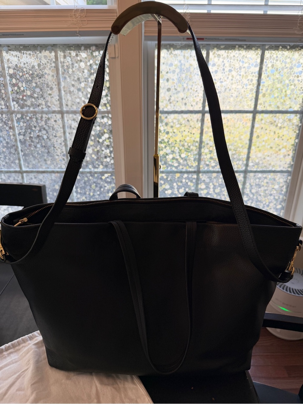 Cuyana Classic Easy Zipper Tote w/ Insert, Strap, Pouch - Black & Blush - Picture 10 of 16